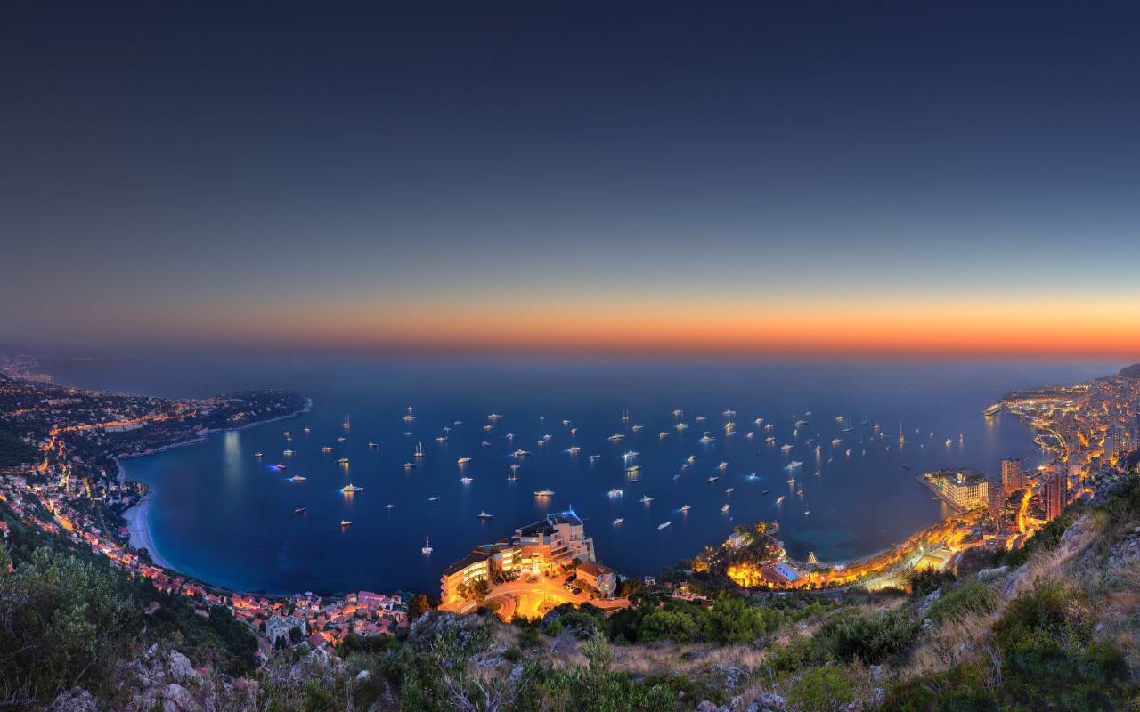 Огни на яхтах в бухте Монако