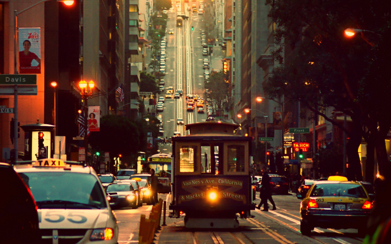 Трамвай на улице в Сан-Франциско