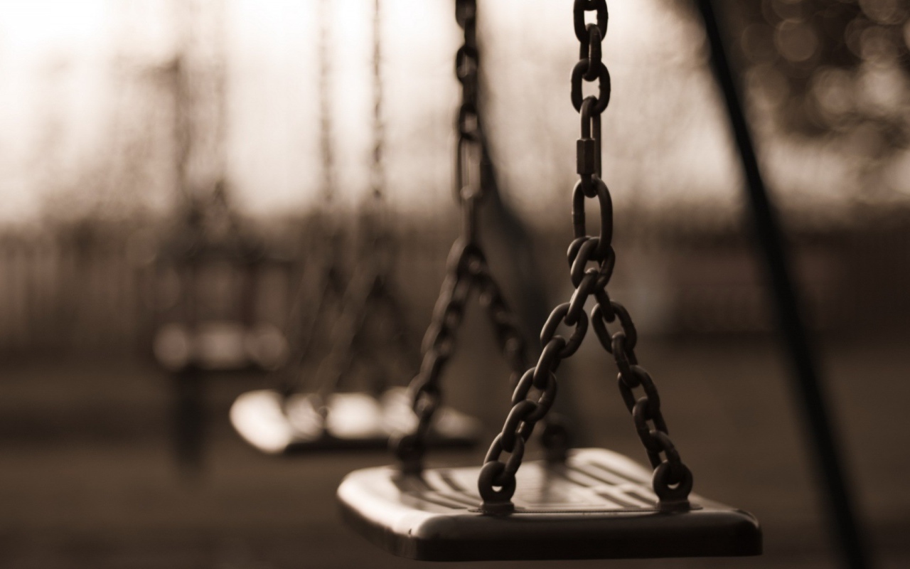 Детские качели на цепях