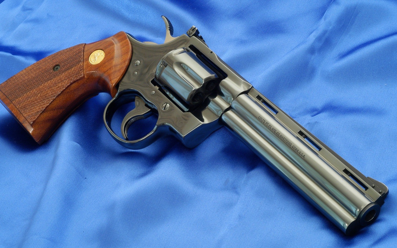 Револьвер Colt Python
