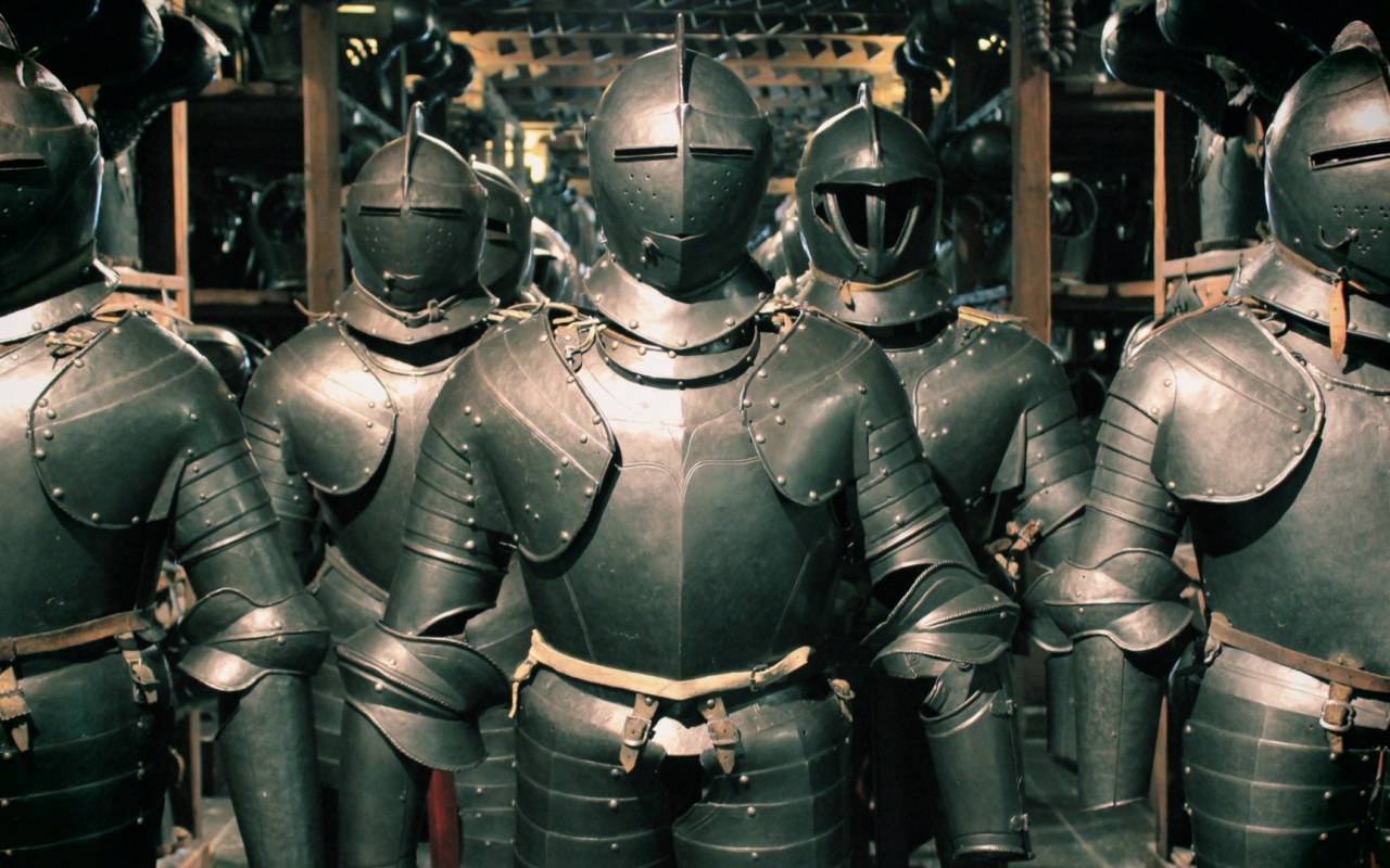 Железные рыцарские латы