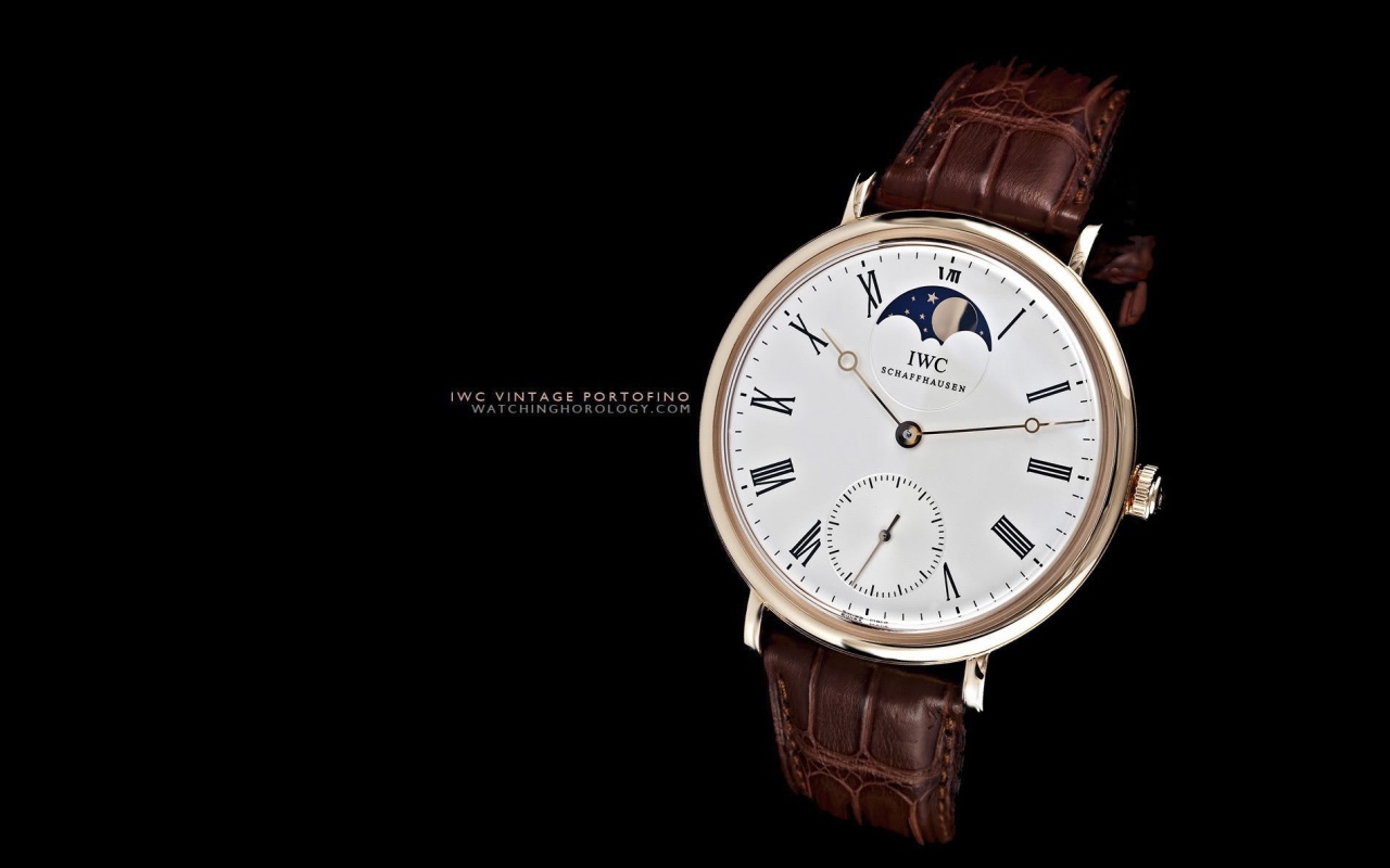 Стильные часы с коричневым кожаным ремешком