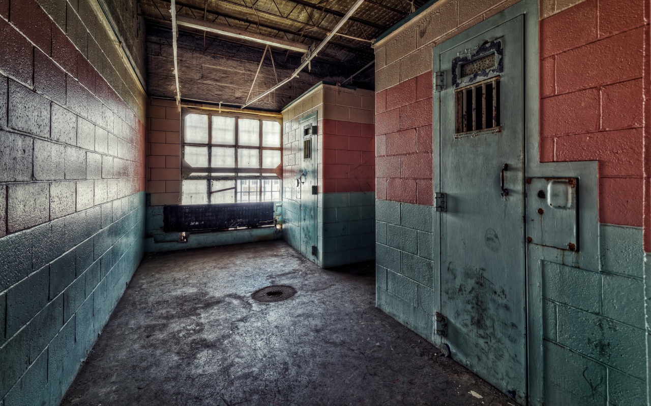 Интерьер старого здания тюрьмы