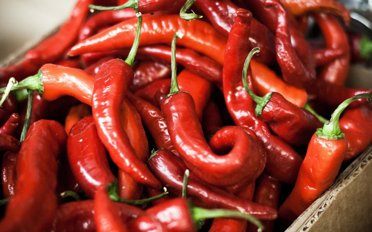 Коробка с перцем чили
