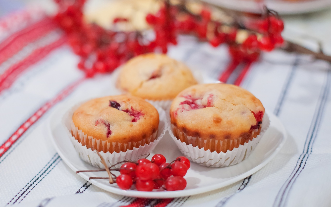 Кексы с калиной