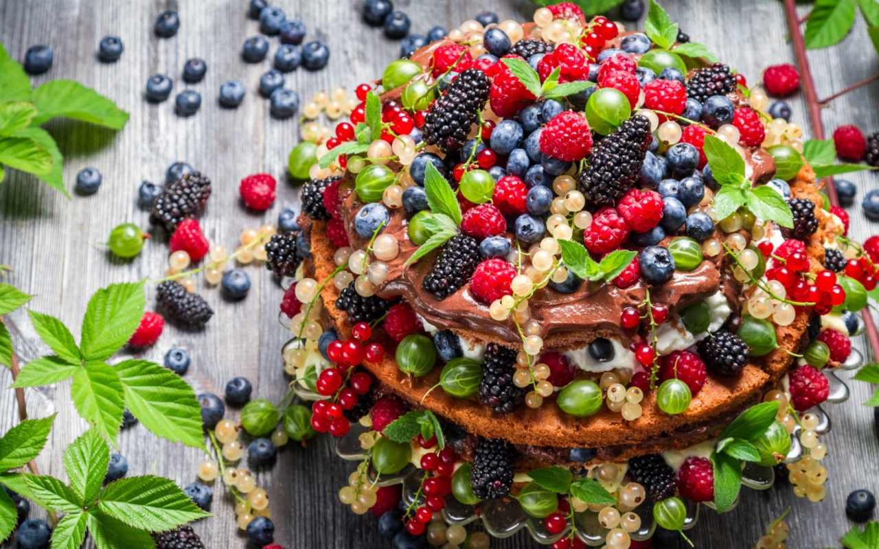 Роскошный пирог с ягодами