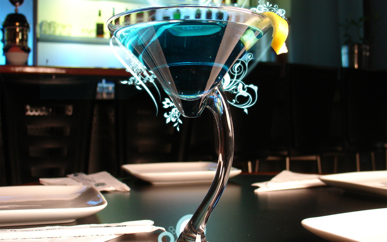 Причудливый бокал