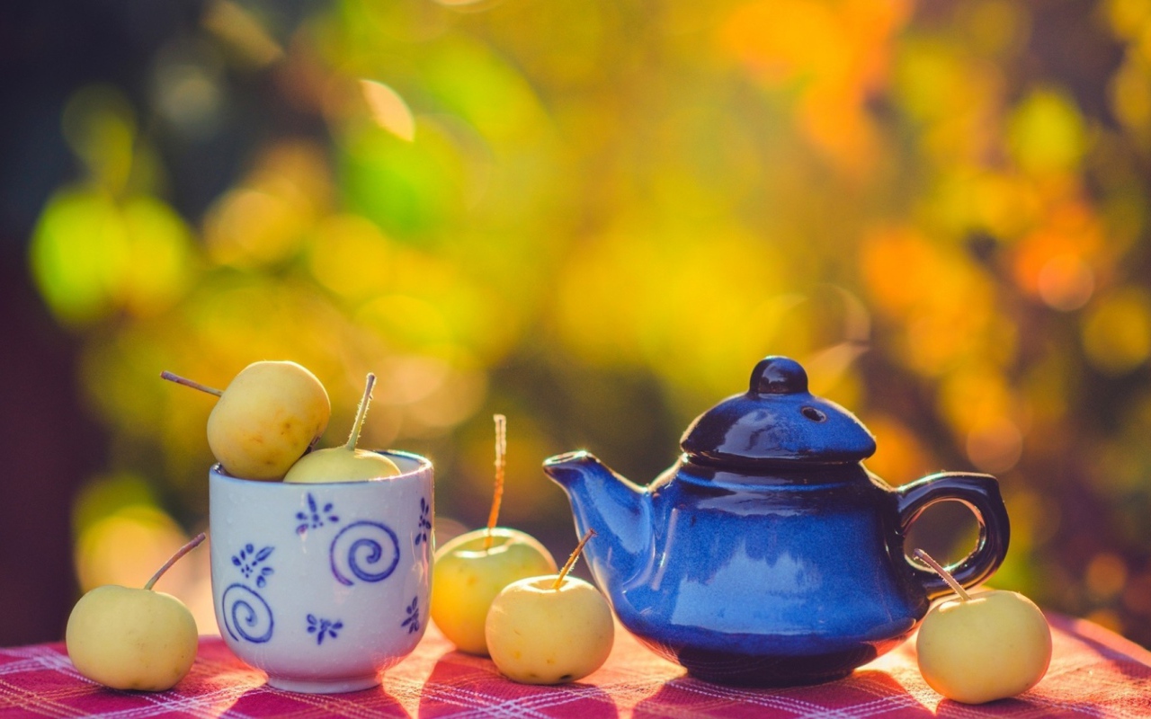 Горячий чай с фруктами