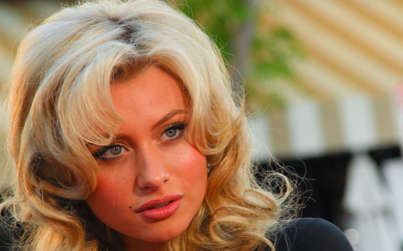 Певица из США Эли Мичалка