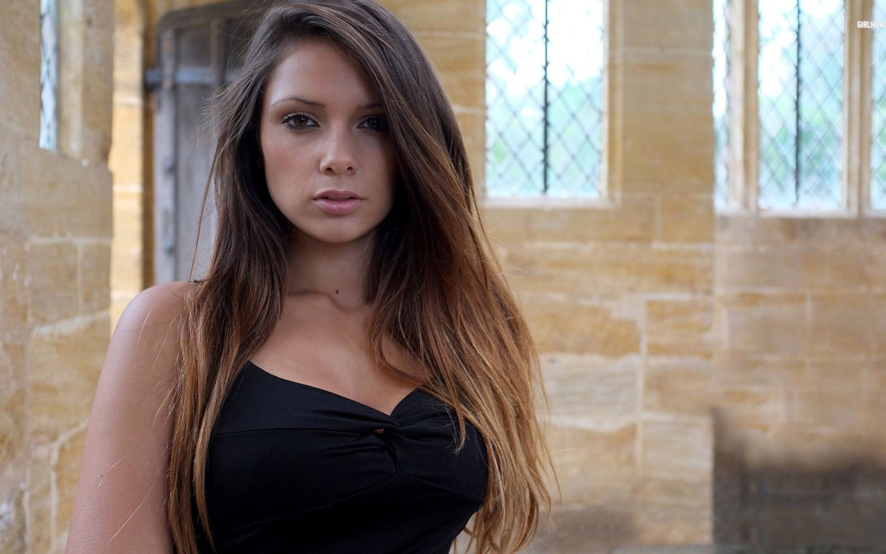 Красивая модель Луиза Мария