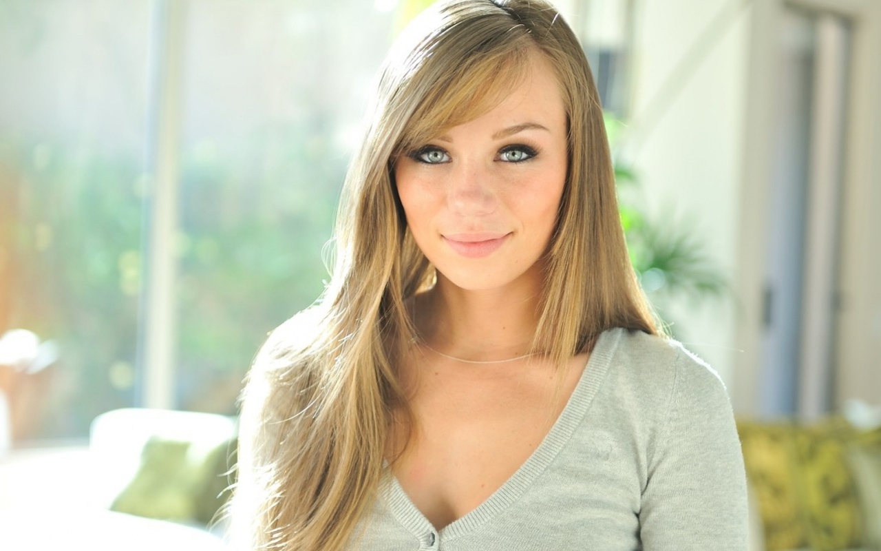 Сероглазая модель Капри Андерсон