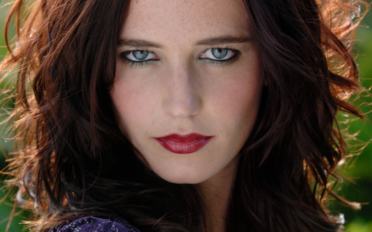 Зеленоглазая модель Ева Грин