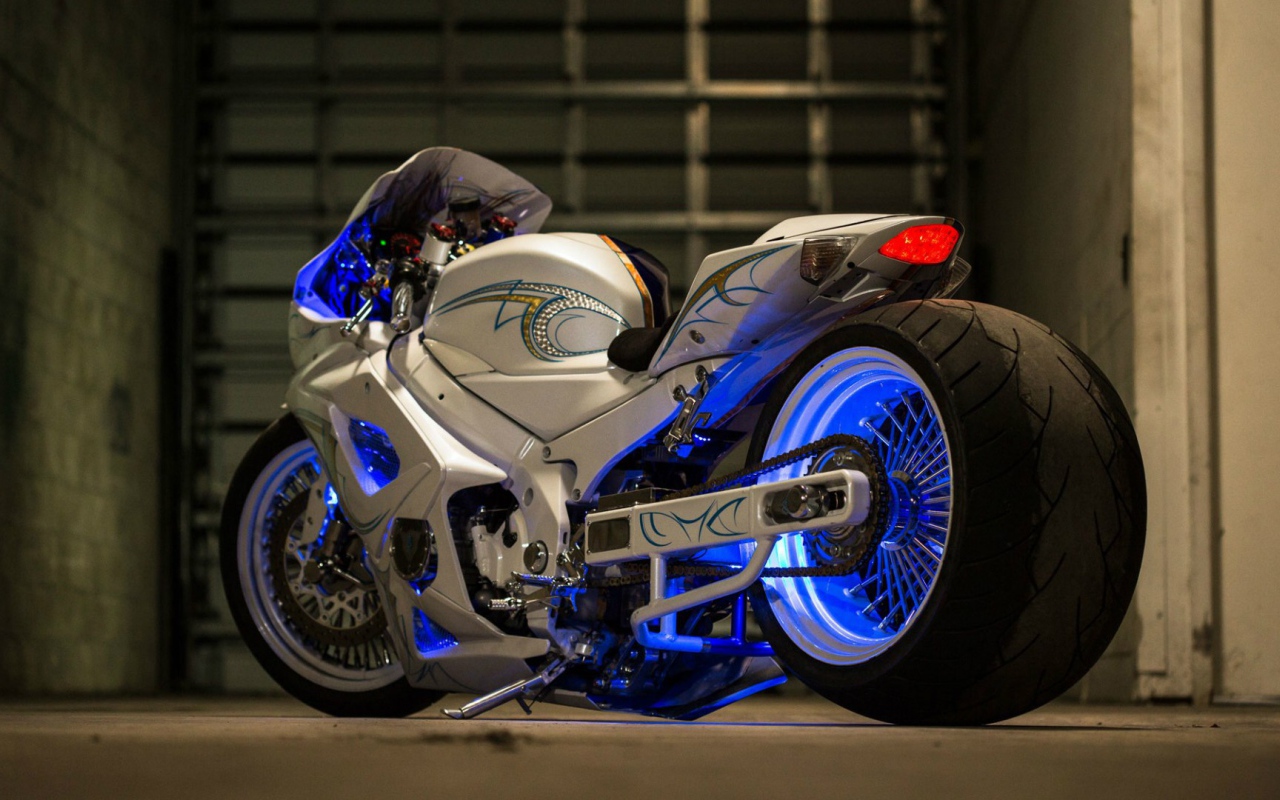 Гоночный мотоцикл Suzuki GSX-R1000