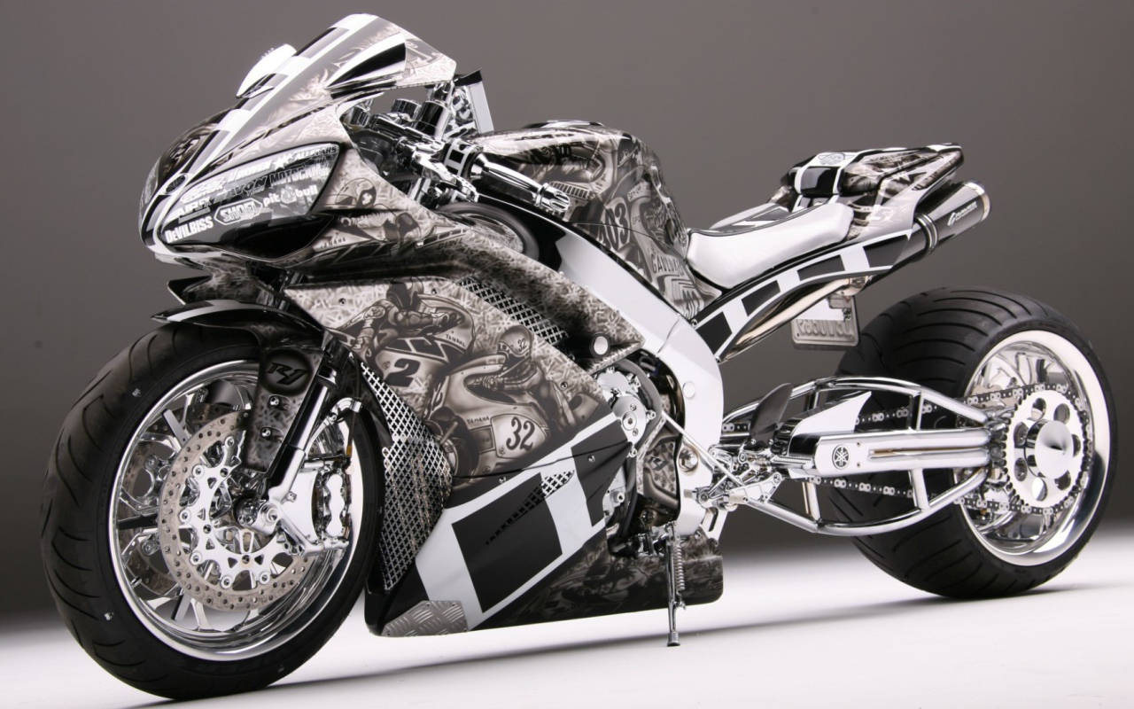 Спортивный мотоцикл Yamaha R1