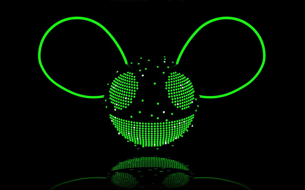 Зеленый диджей deadmau5