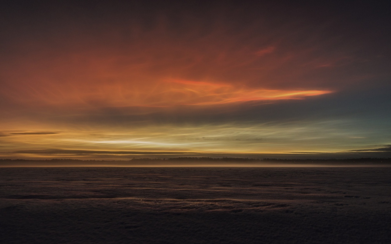 Туман над землей перед рассветом