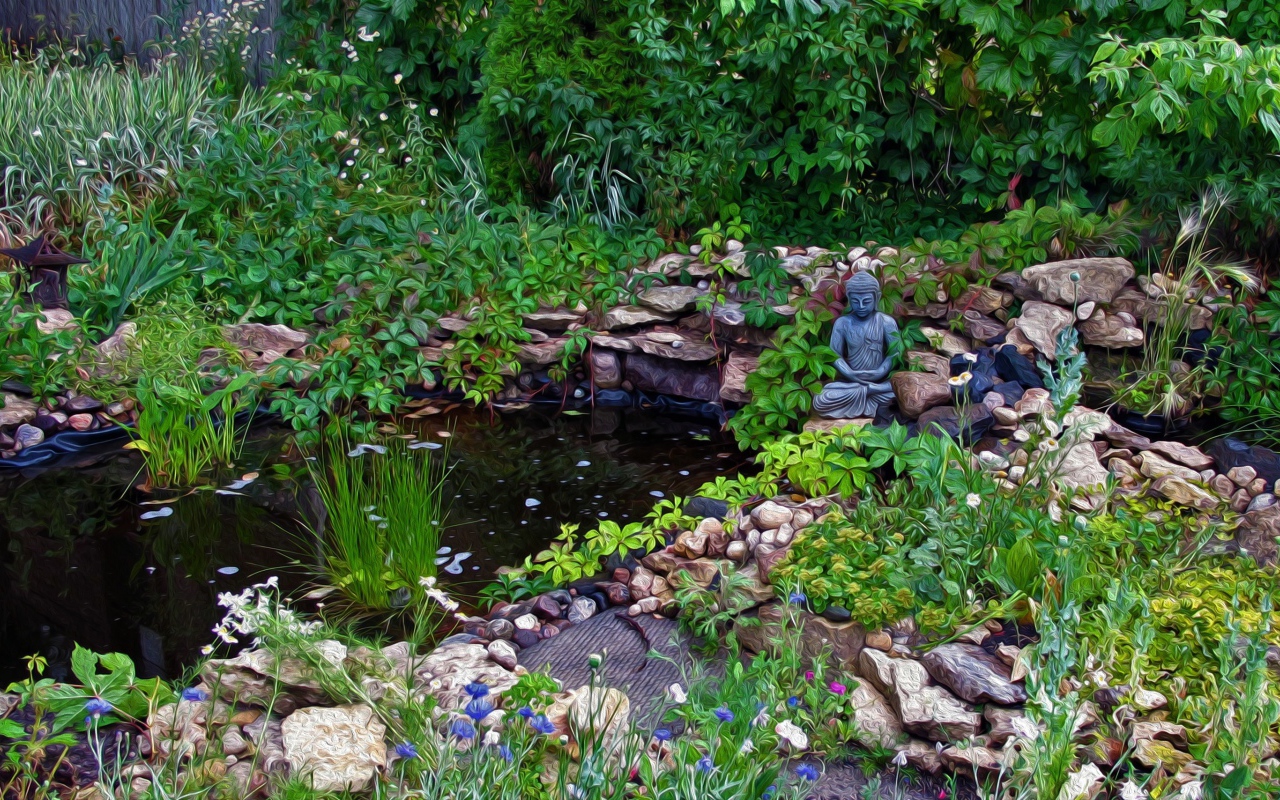 Статуэтка Будды в саду