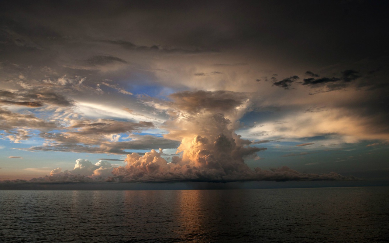 Облака в сезон дождей