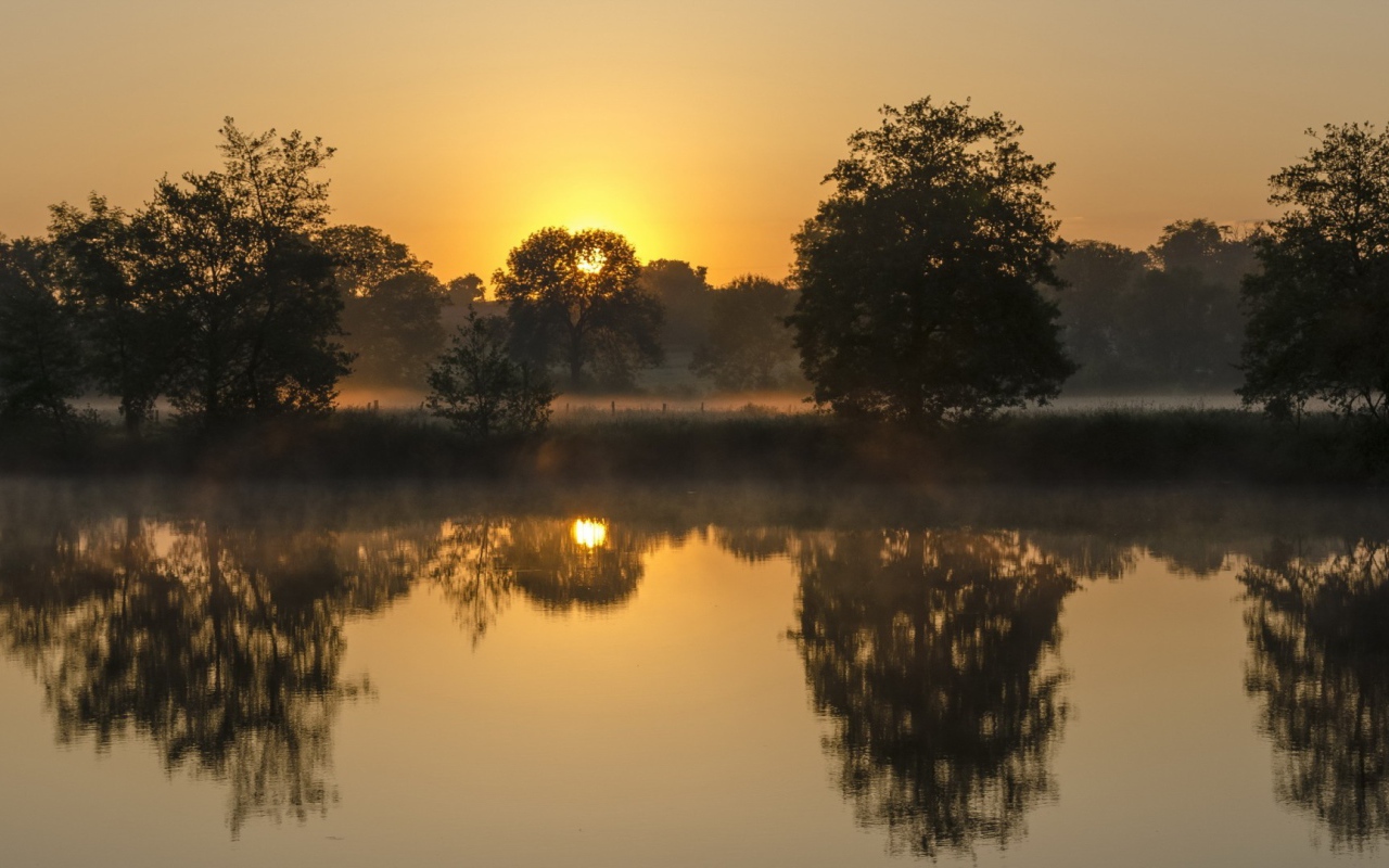 Вечерний туман над рекой