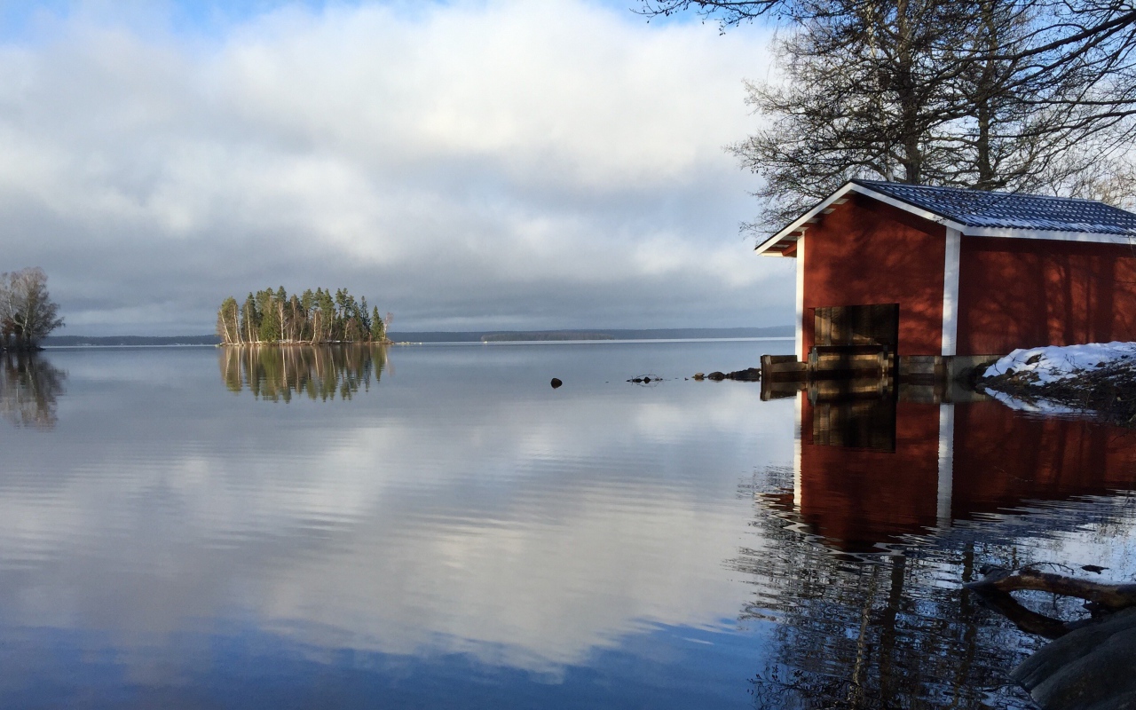 Весеннее половодье на реке