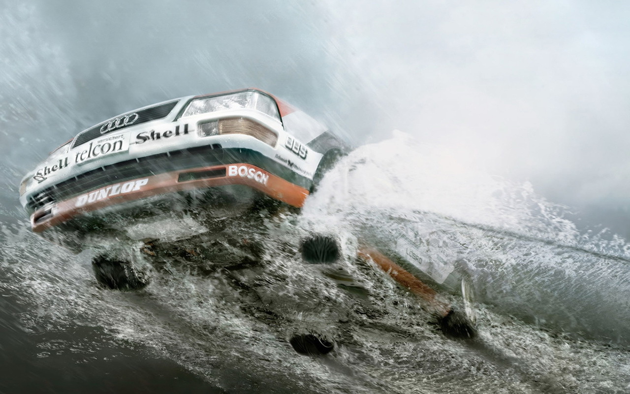 Катер на вершине волны