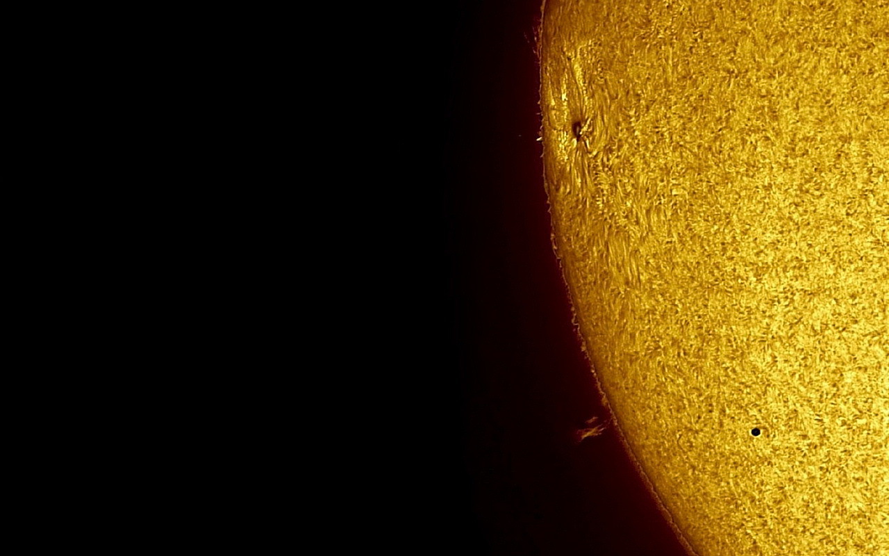 Фотография Солнца с планетой