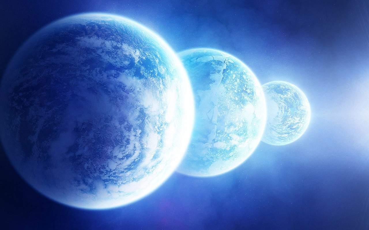Три одинаковых голубых планеты