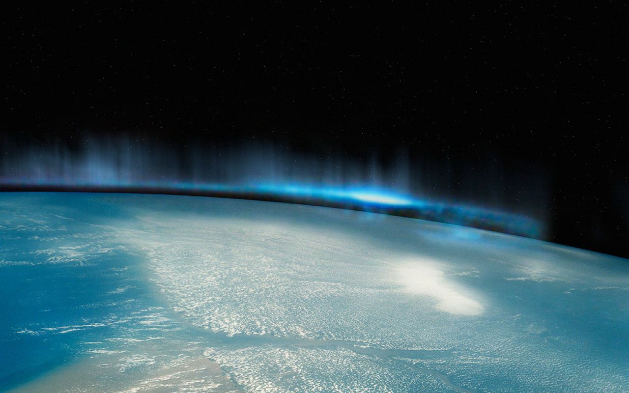 Вид на северное сияние из космоса