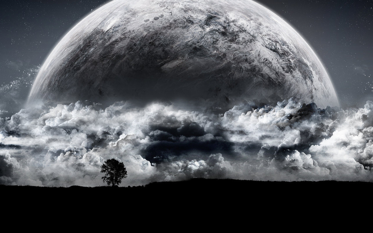 Планета висит на горизонте