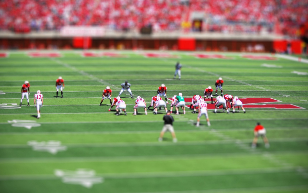 Американский футбол на стадионе