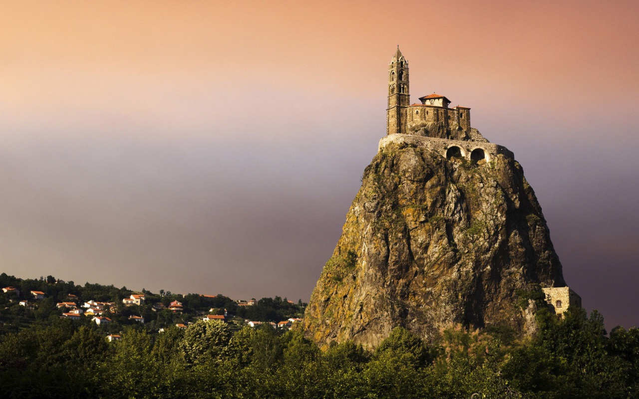 Часовня Сен-Мишель д'Эгиль, Франция