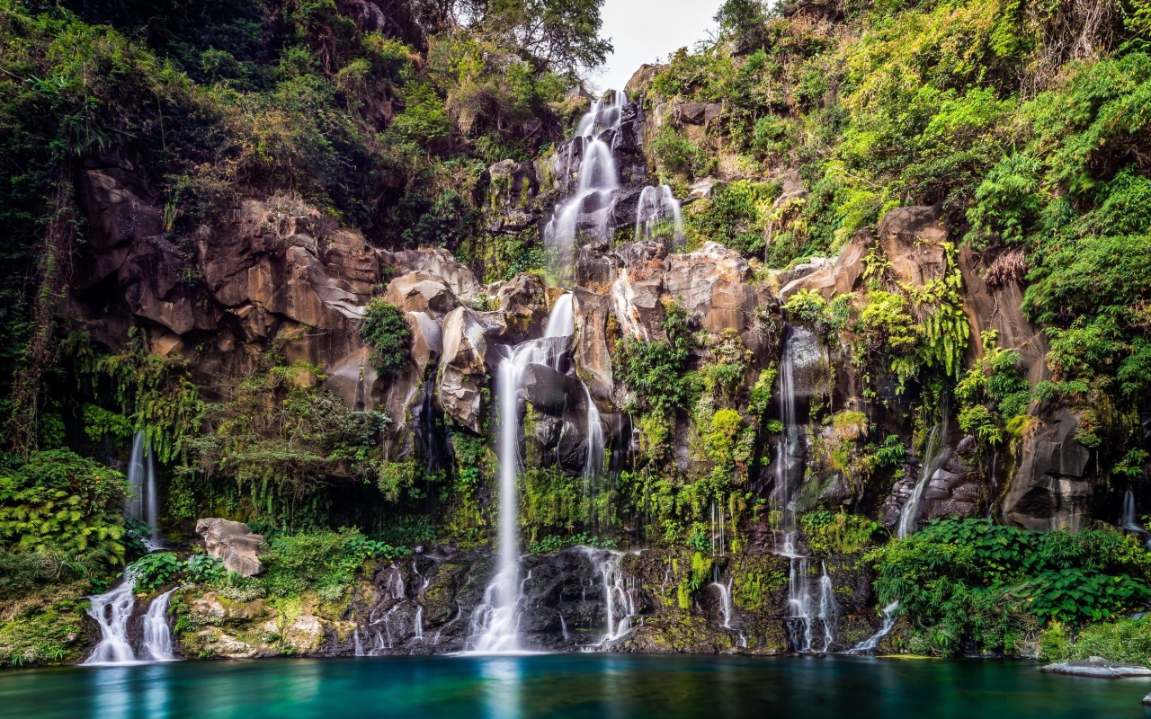 Водопад на скале, Франция