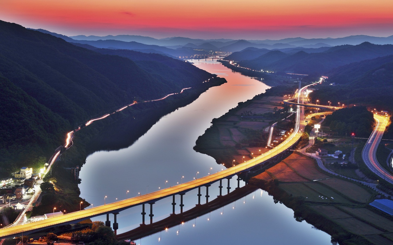 Мост через реку в Южной Корее