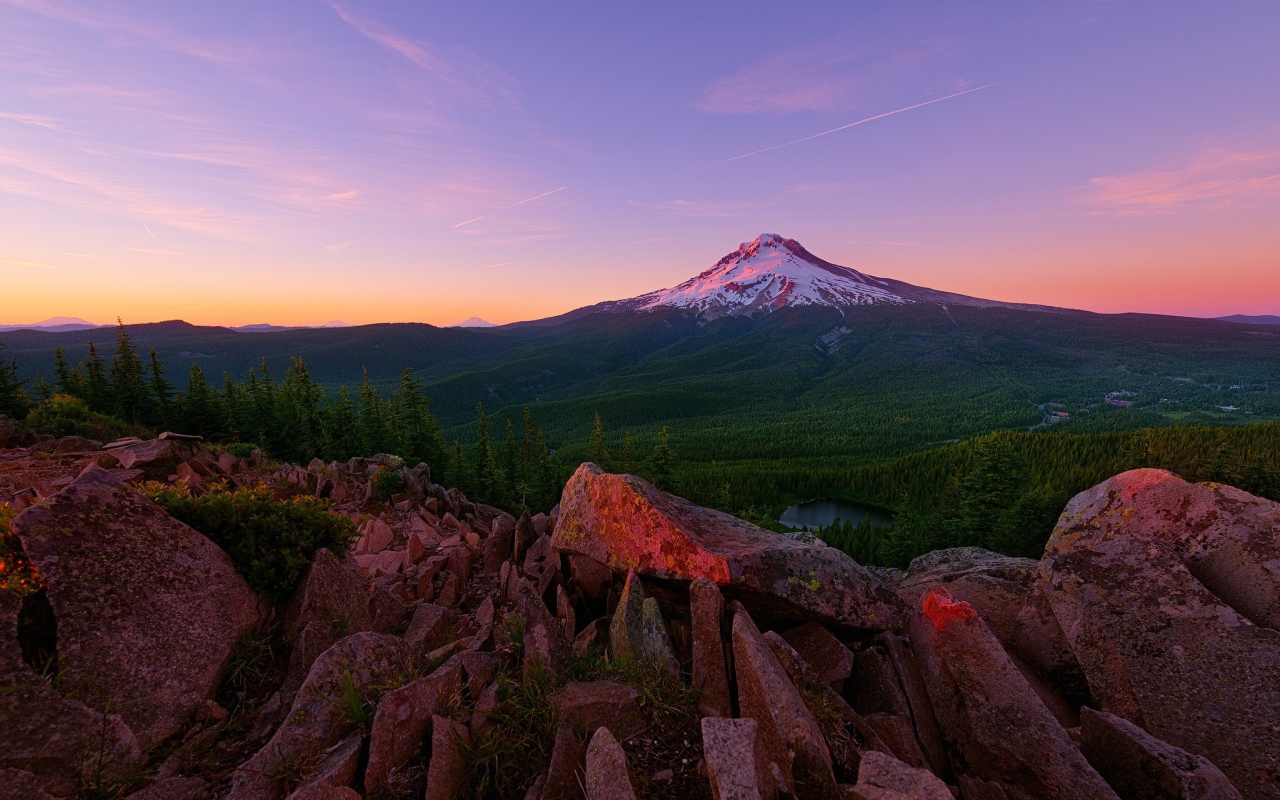 Гора среди равнины, Орегон