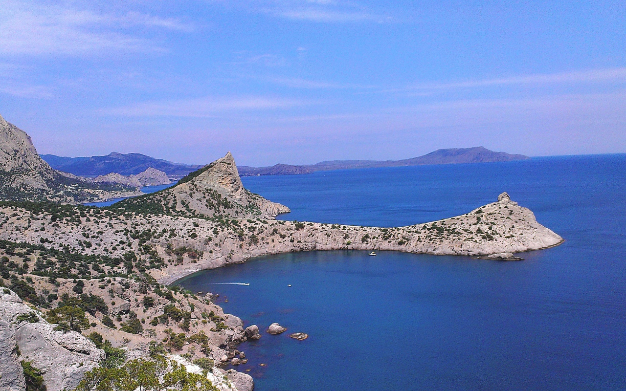 Побережье Черного моря в Крыму