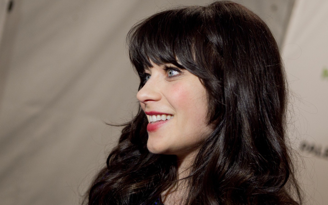 Актриса и певица Зоуи Дешанель