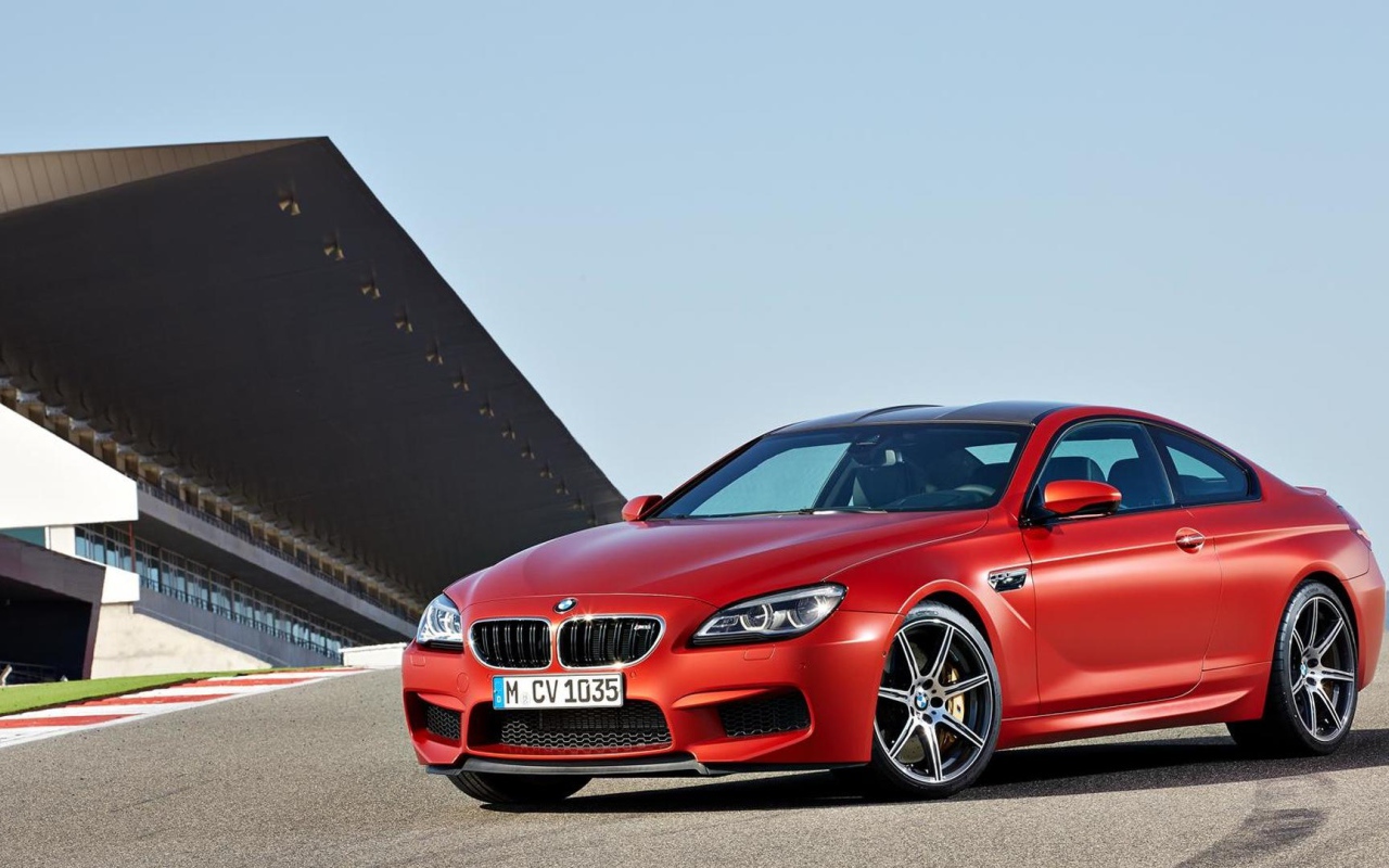 Красный BMW M6 Engine Specs 2017