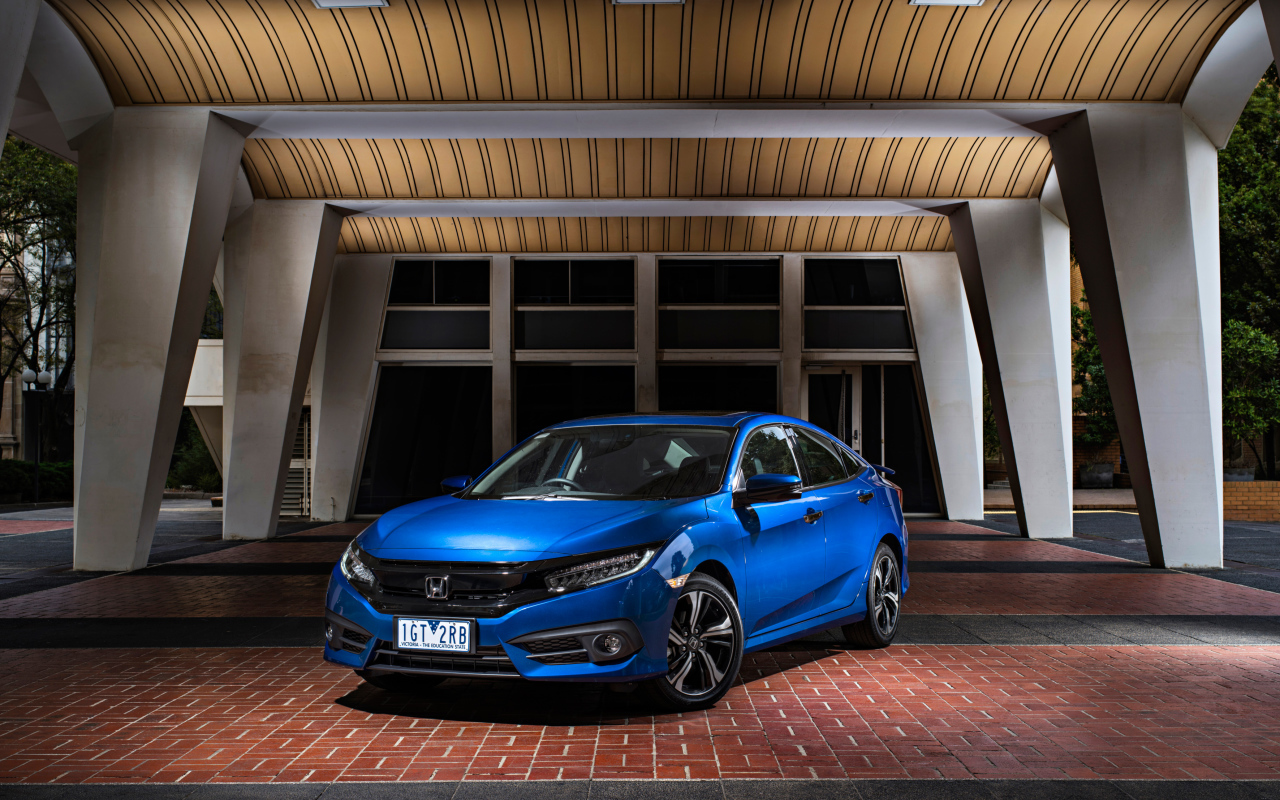 Синий спортивный автомобиль Honda Civic Type R