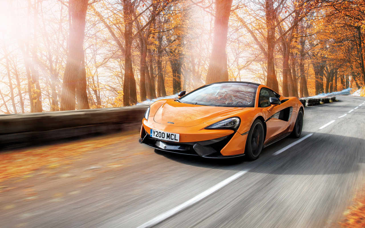 Спортивный автомобиль McLaren 570S Pirelli MC Sottozero 3, 2018 осенью 