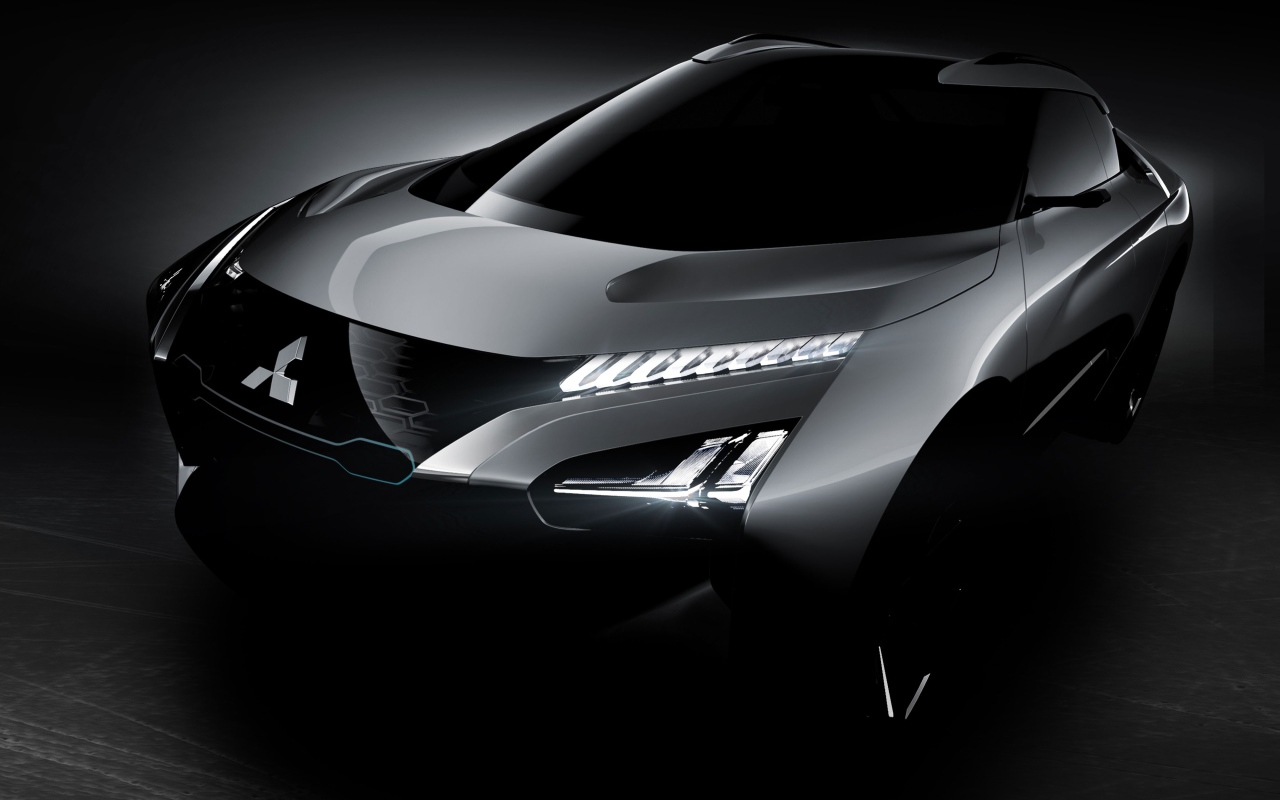 Серебристый автомобиль Mitsubishi Emirai 4 концепт