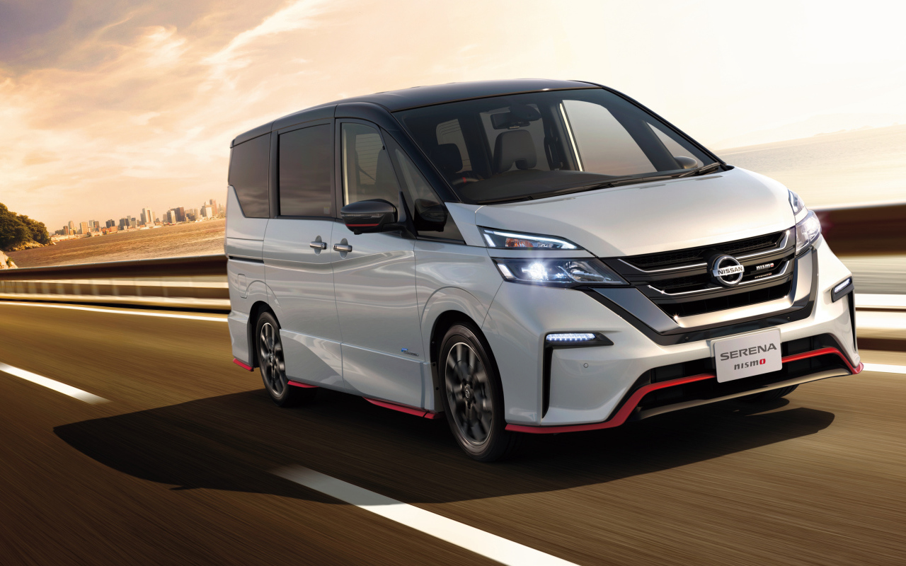 Белый минивэн Nissan Serena Nismo, 2018