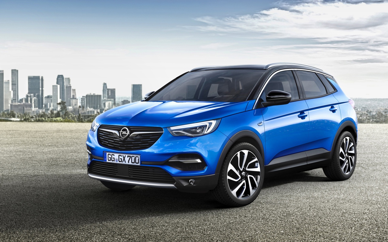 Синий автомобиль кроссовер Opel Grandland Х, 2017 
