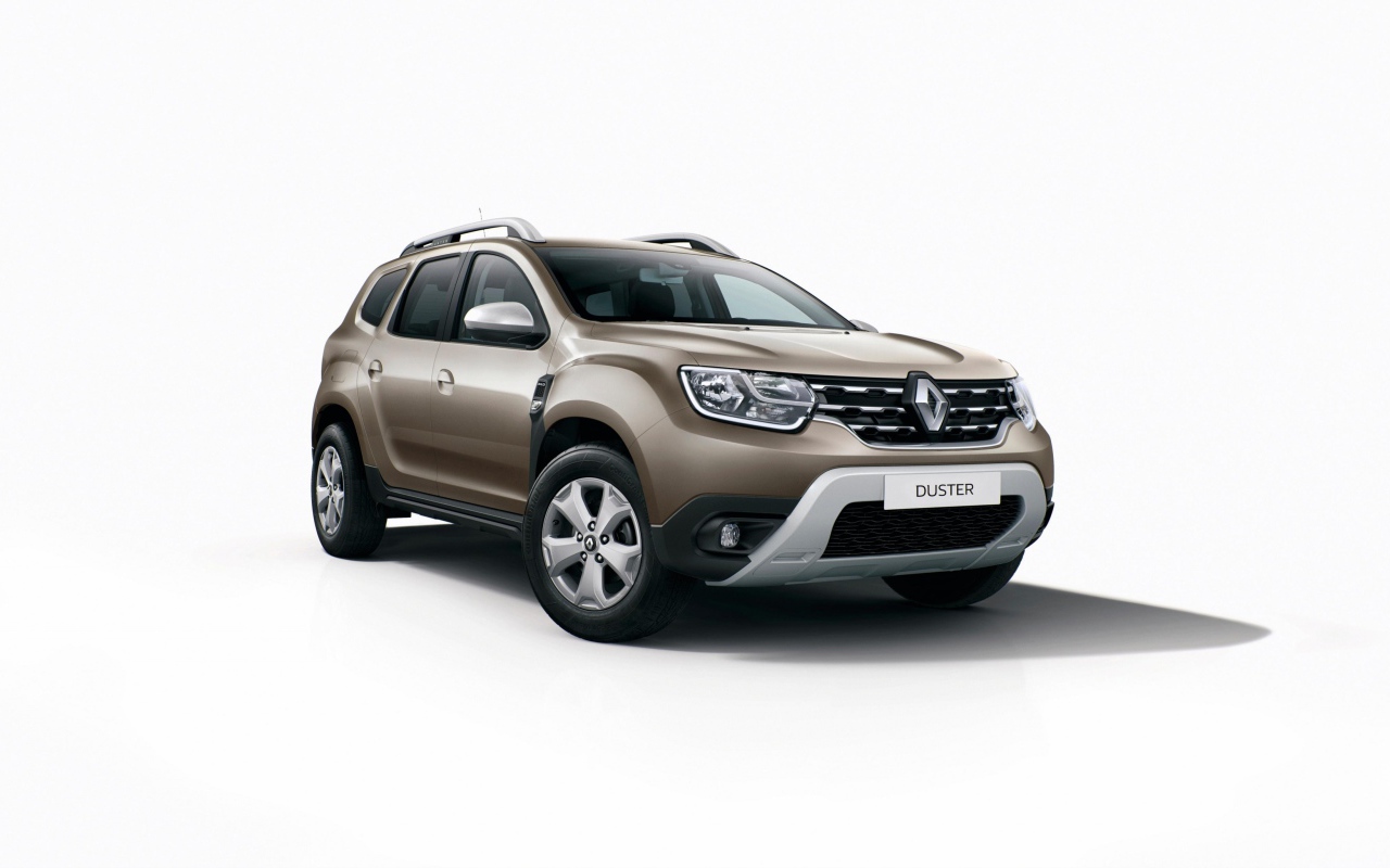 Внедорожник Renault Duster, 2018 на белом фоне