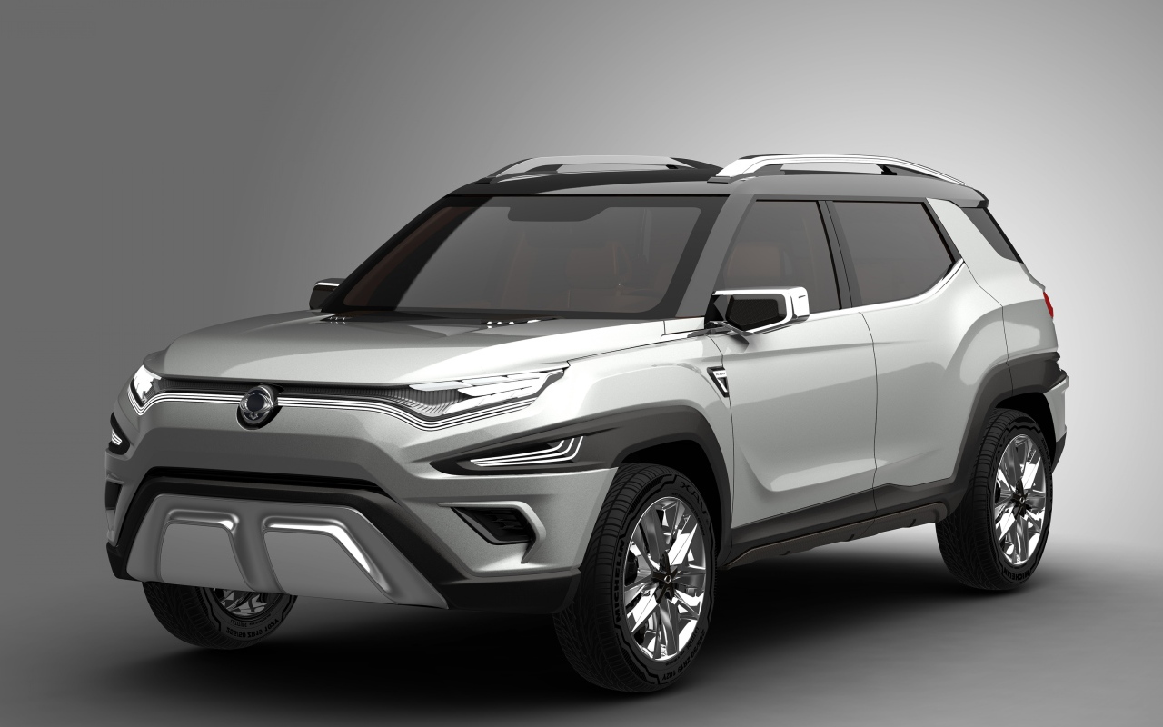 Серебристый внедорожник SsangYong XAVL, 2017