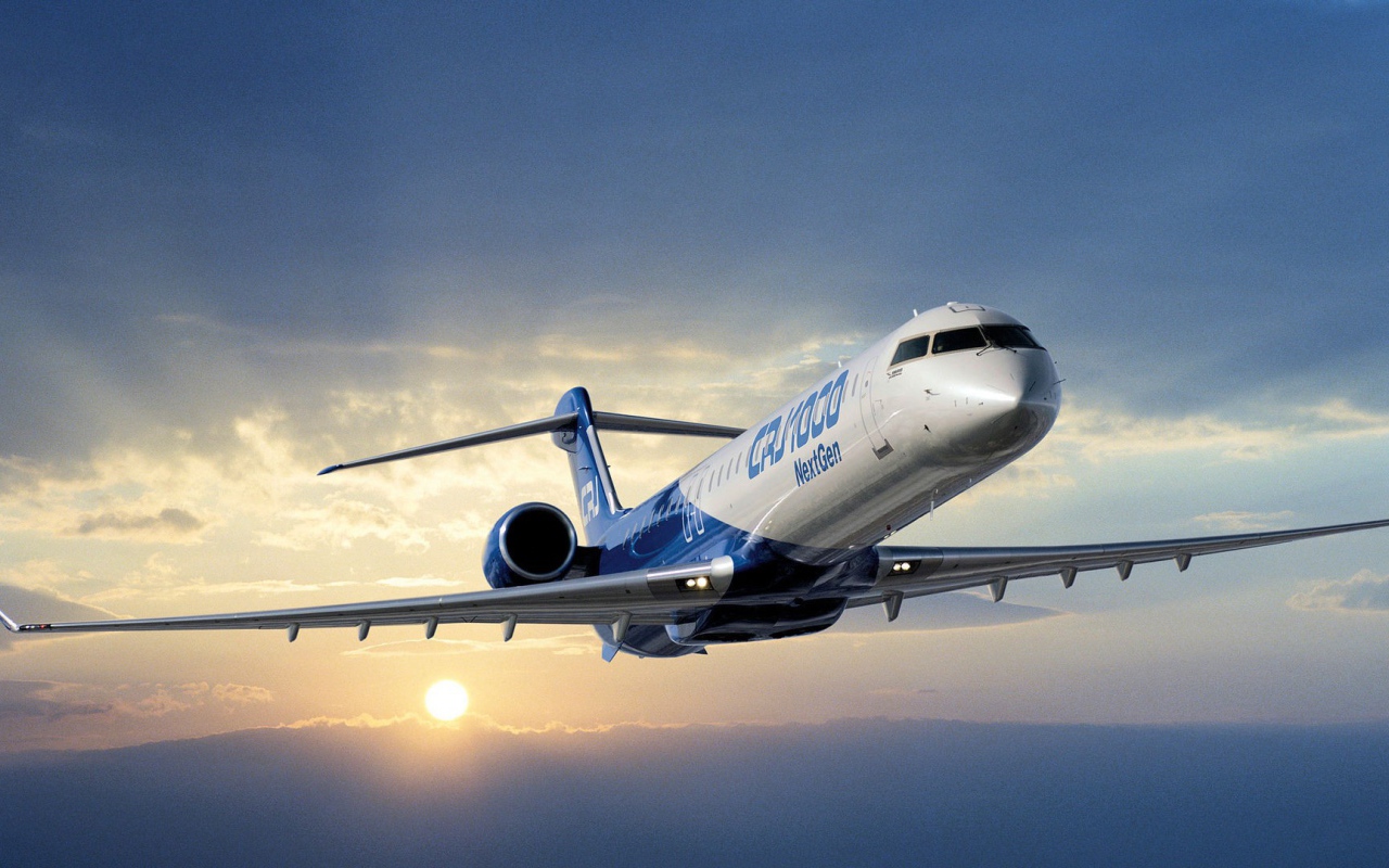 Региональный реактивный самолет Bombardier CRJ1000 