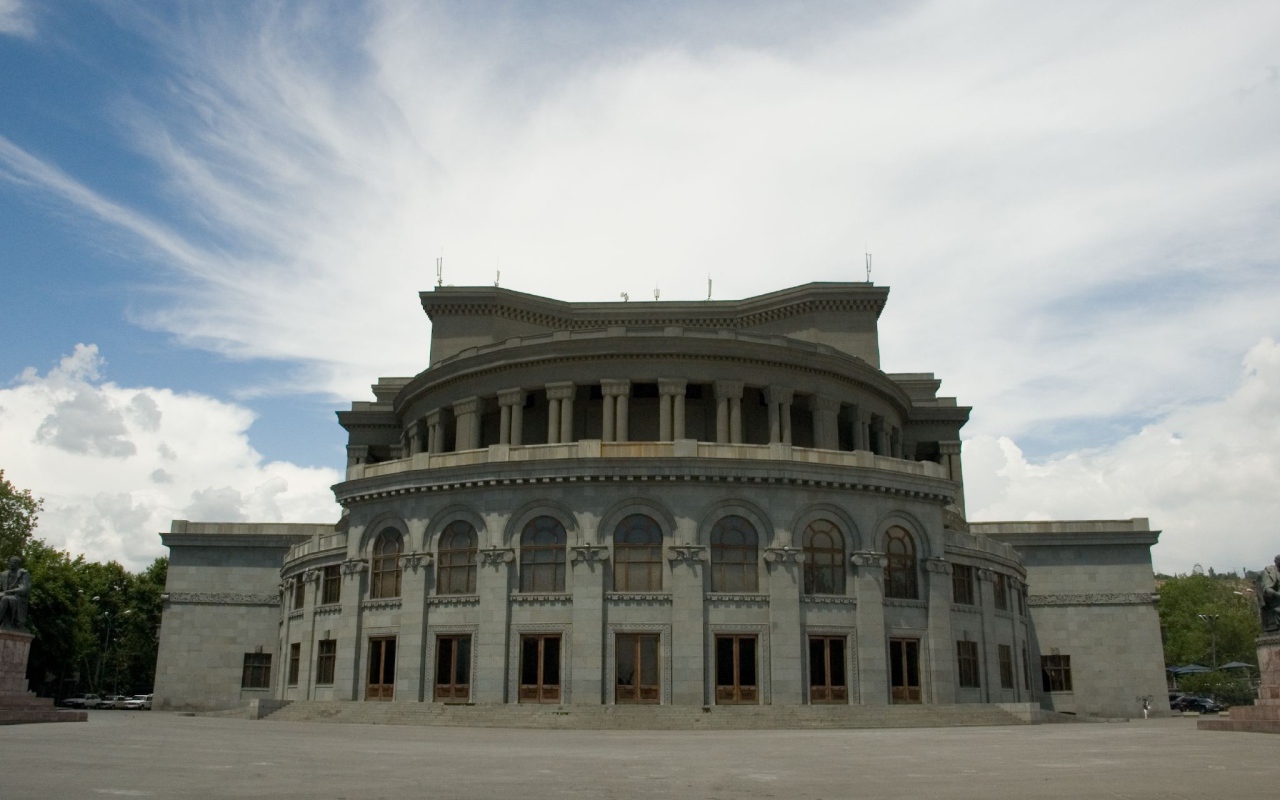 Армянский академический театр оперы и  балета   имени   А. Спендиарова, Ереван 
