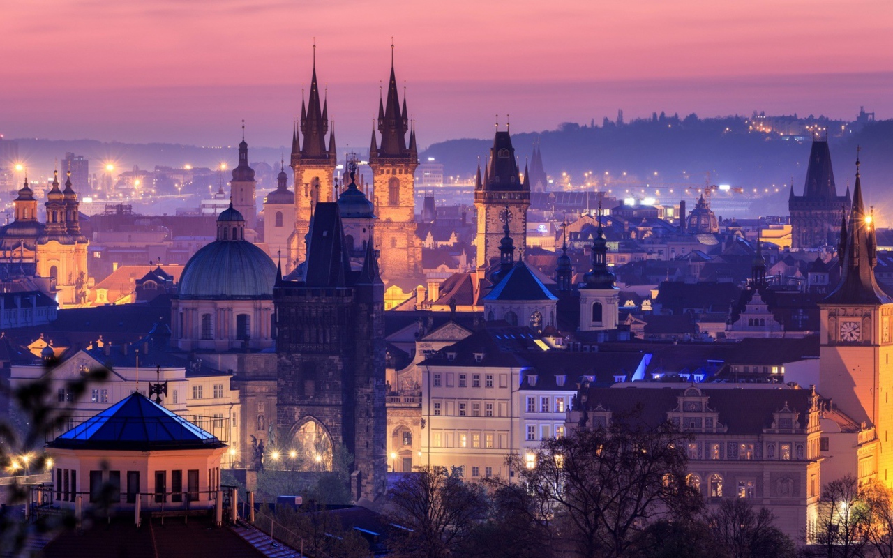 Вид на вечерний город Прага 