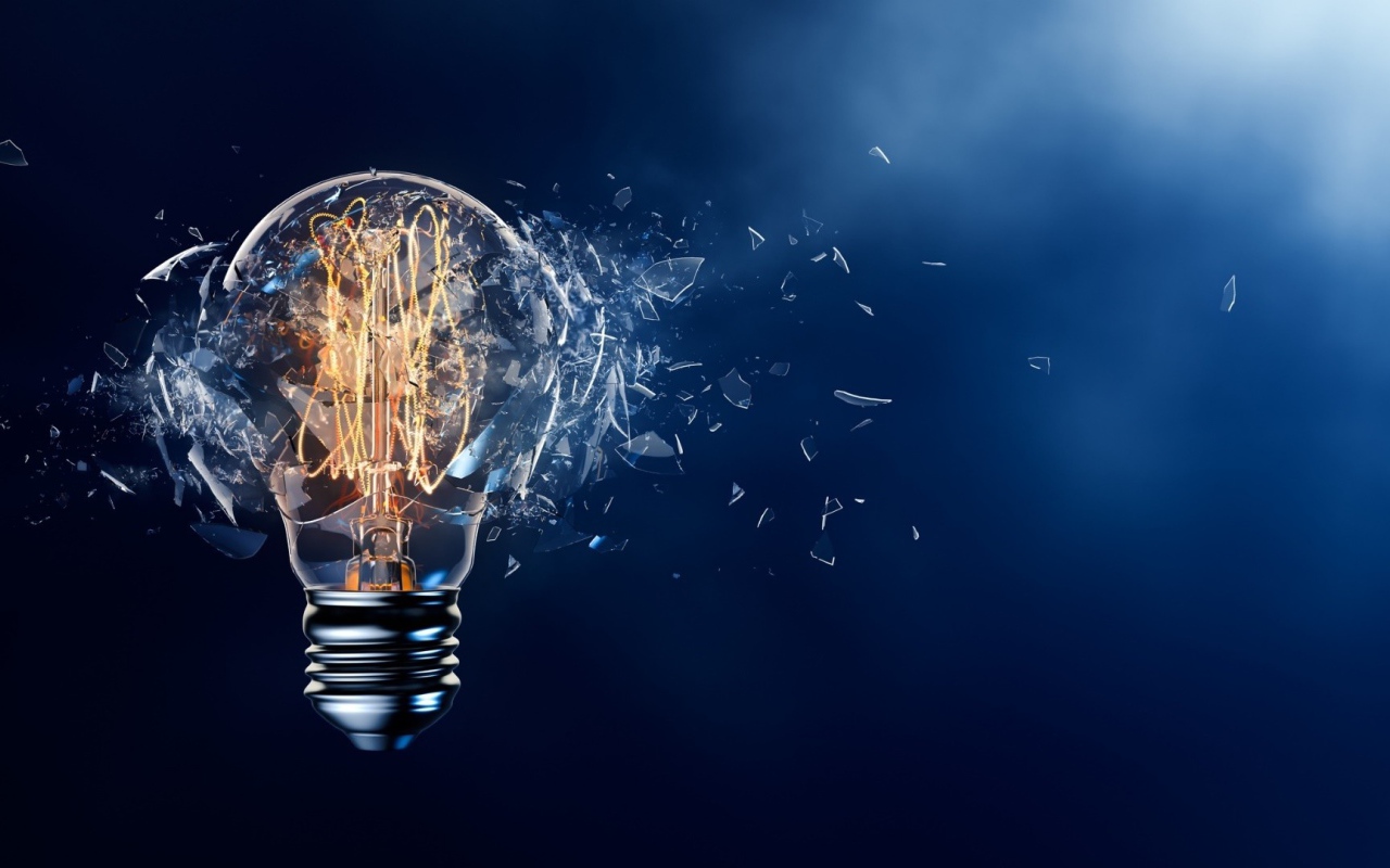 Разбитая раскаленная лампочка 