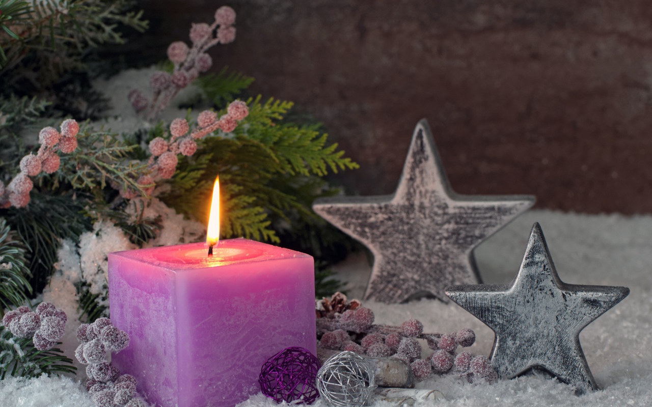 Фиолетовая горящая звезда со звездами