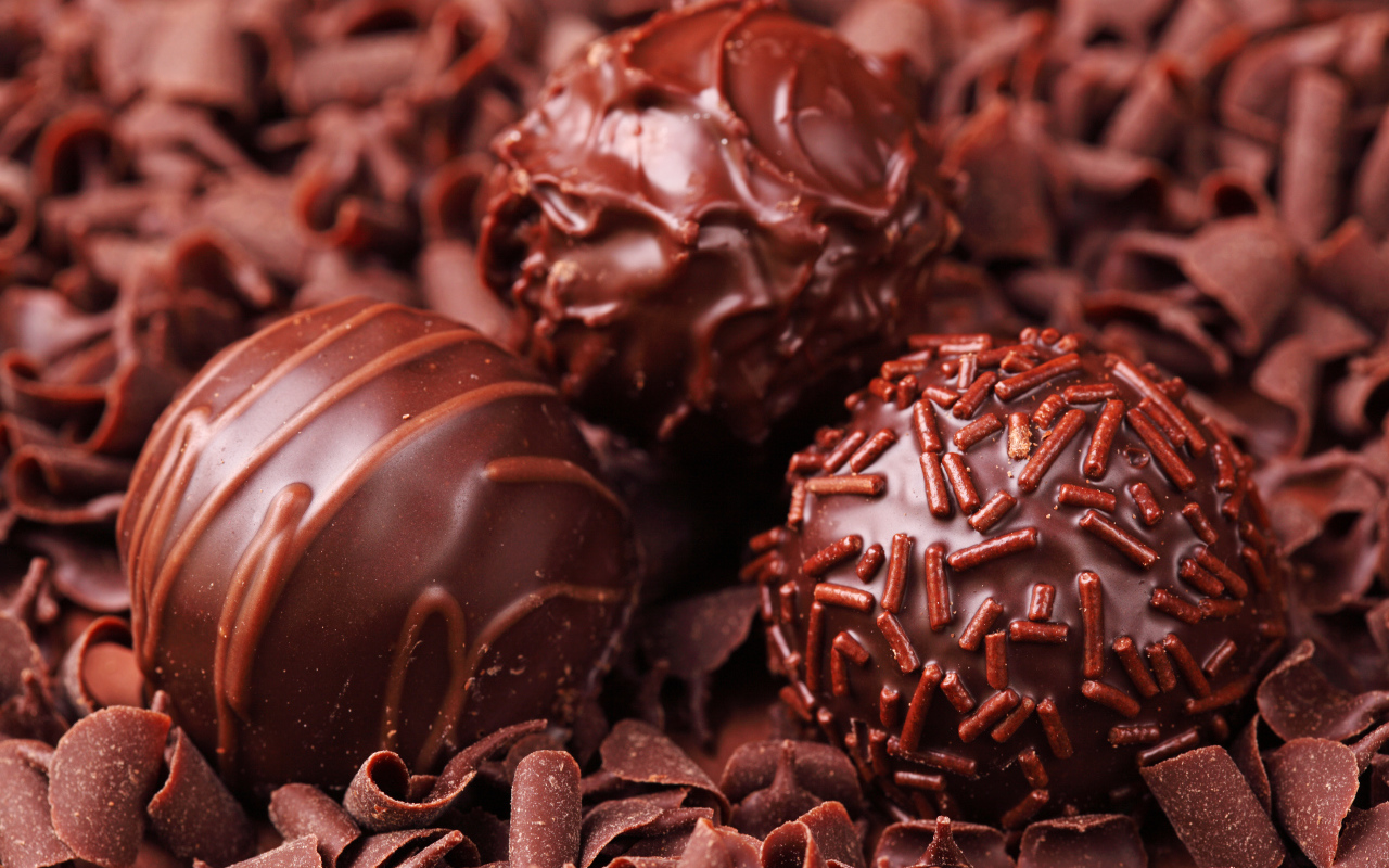 Аппетитные шоколадные конфеты шарики 